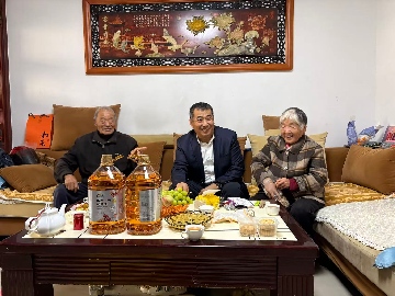 【長(zhǎng)田動(dòng)態(tài)】情暖重陽(yáng)！長(zhǎng)田實(shí)業(yè)攜愛(ài)入戶，把關(guān)懷送到員工長(zhǎng)輩身邊